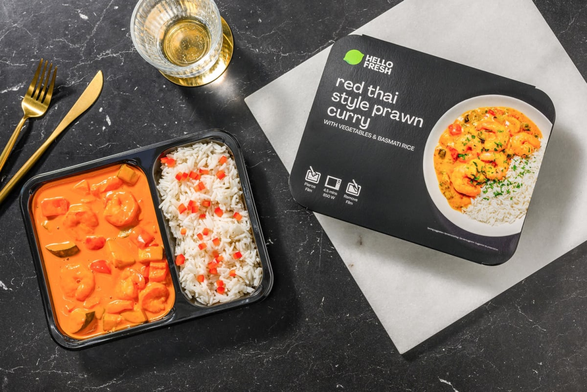 Rotes Thai Curry mit Shrimps, Gemüse und fluffigem Reis