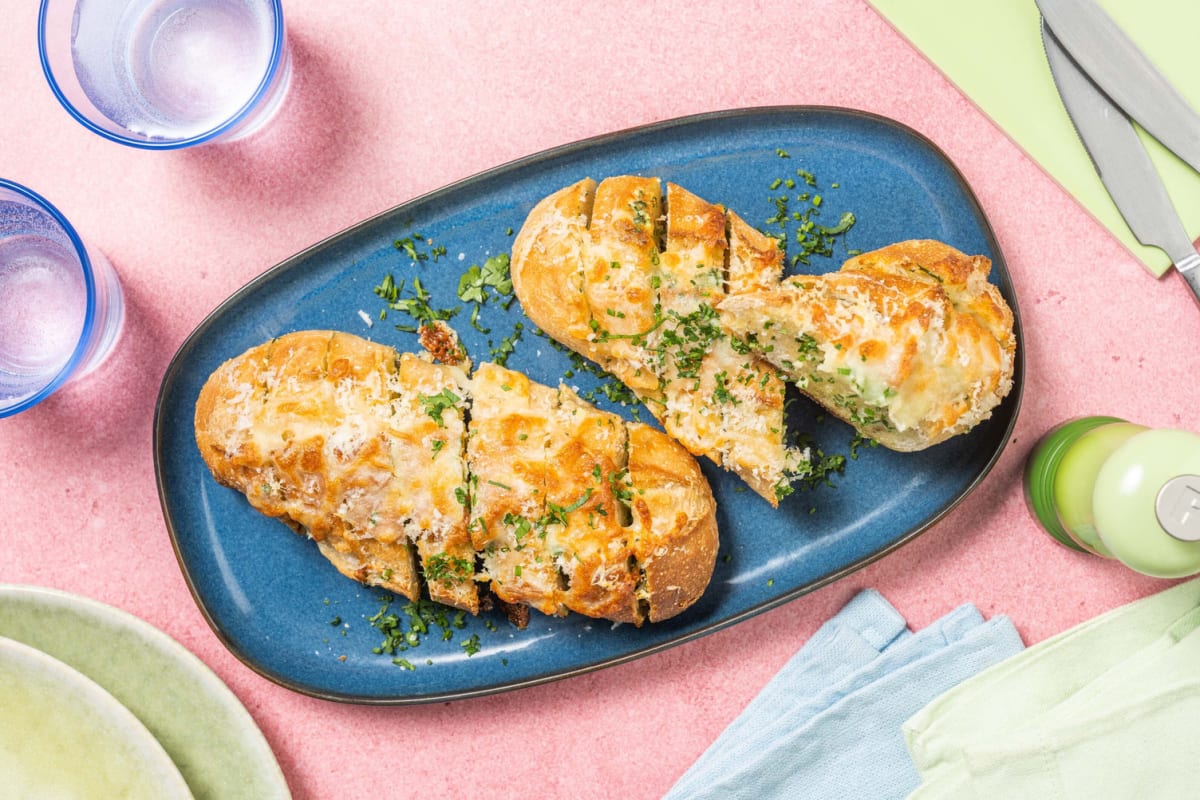 Cheesy knoflookbrood met bieslook