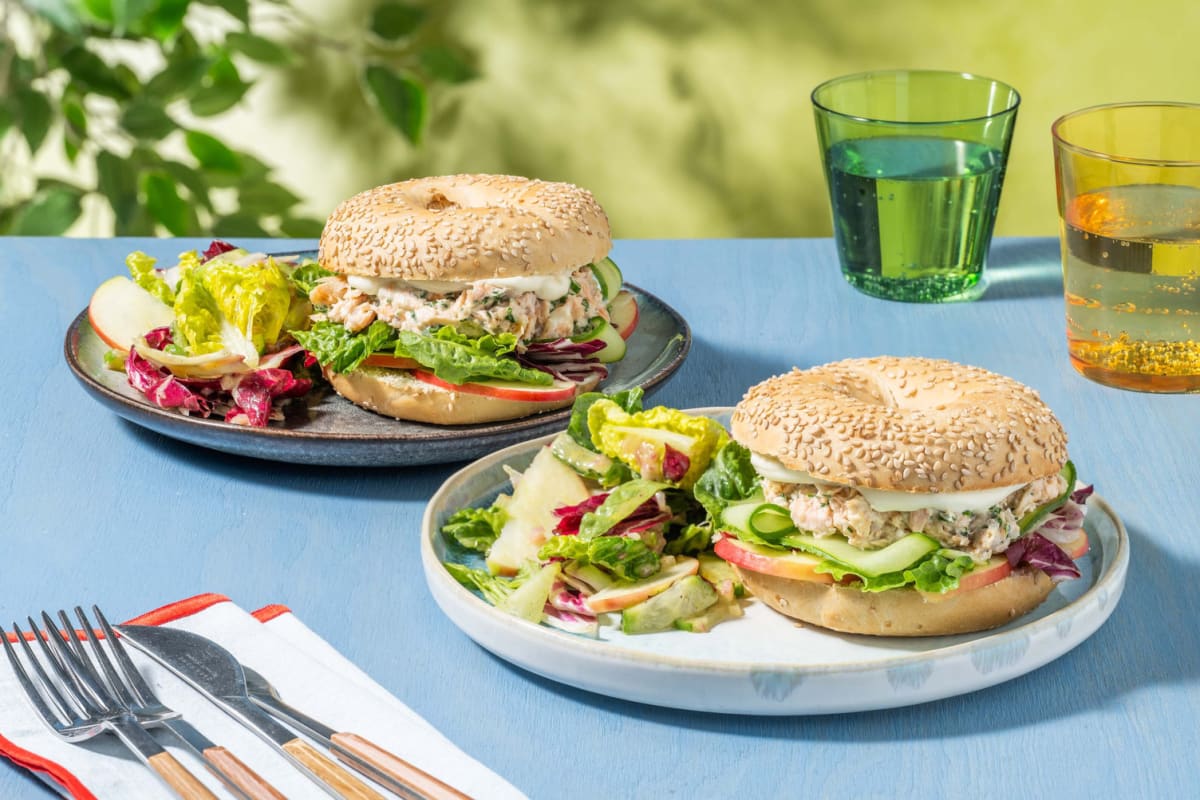 Bagel met zelfgemaakte zalmsalade