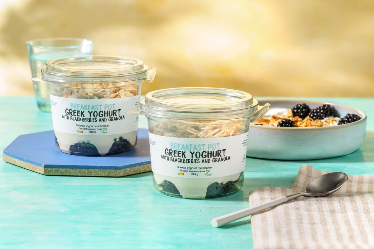 Griekse yoghurt met braam en granola