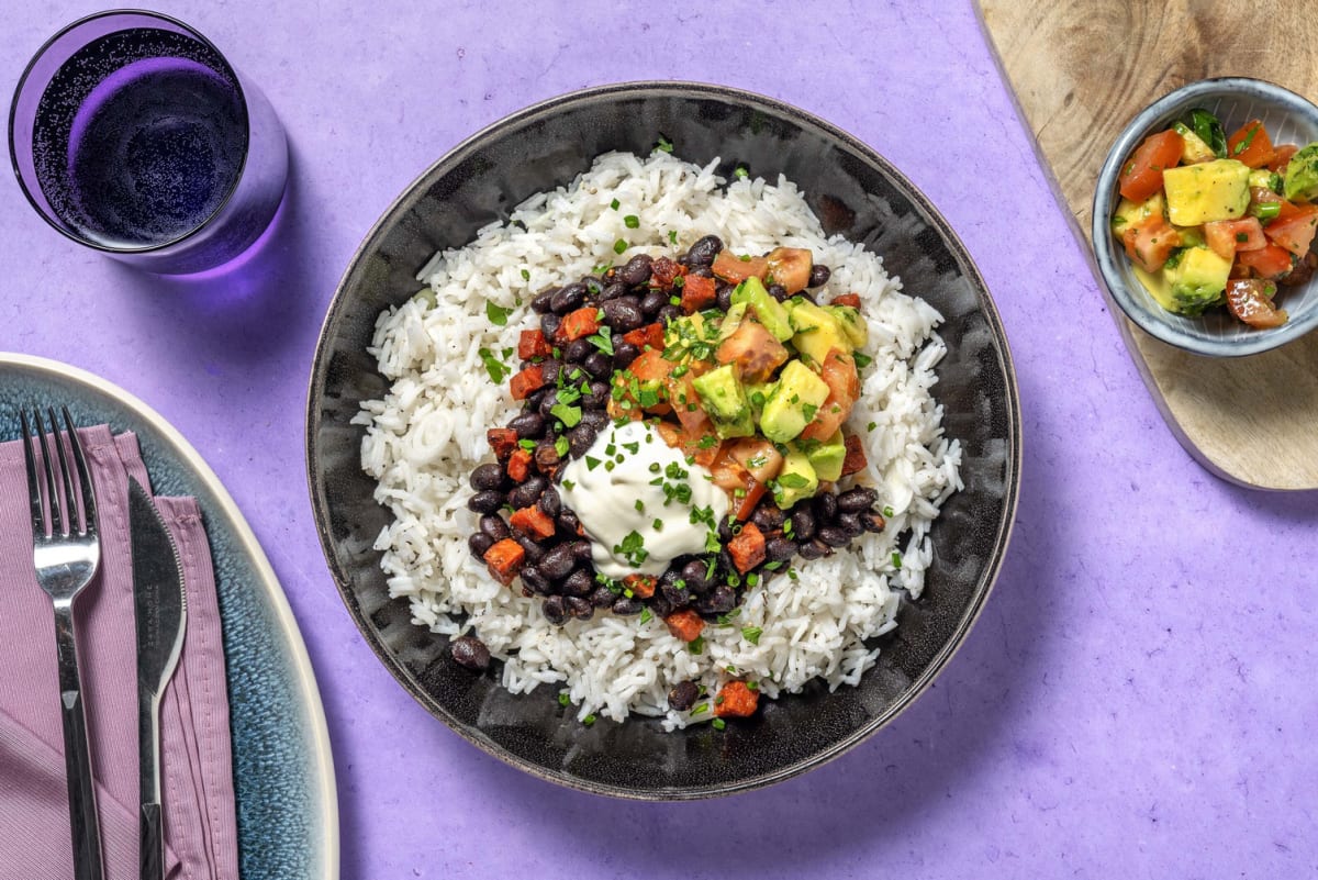 Bunte Burrito-Bowl mit Argentinos