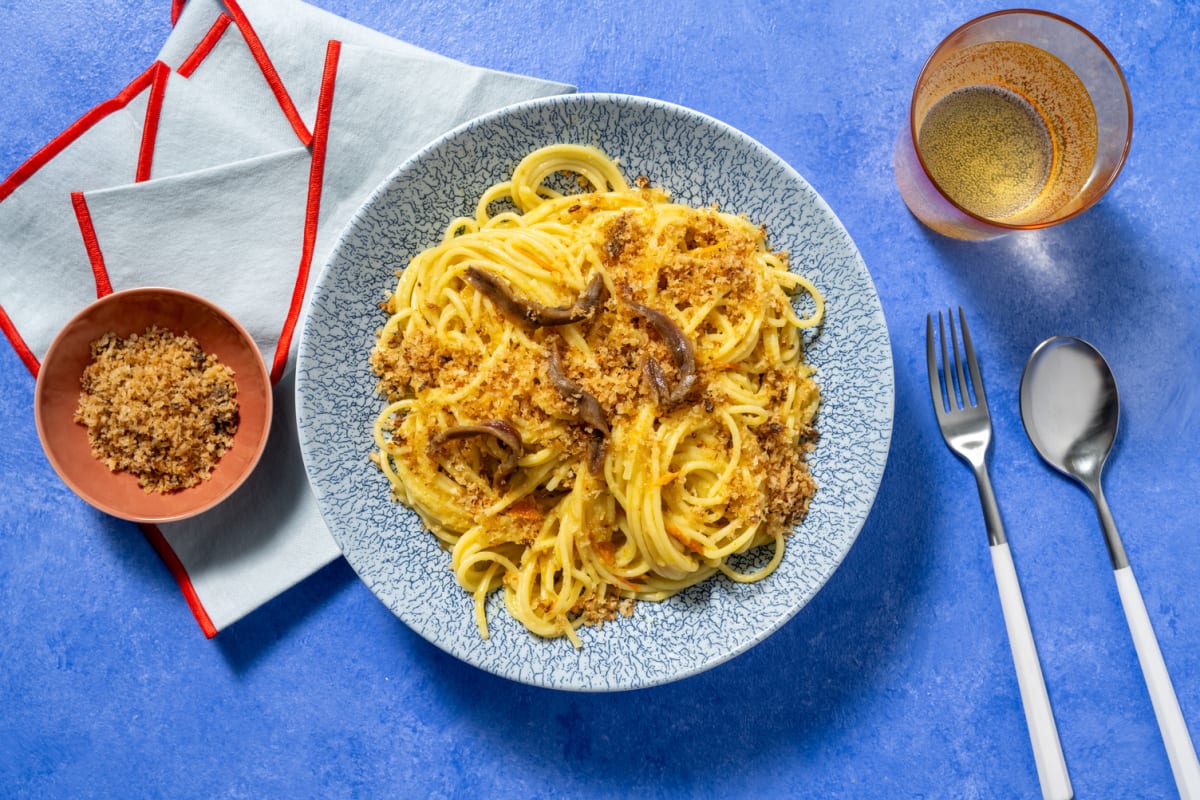 Spaghettoni aromatici in salsa di pomodorini gialli