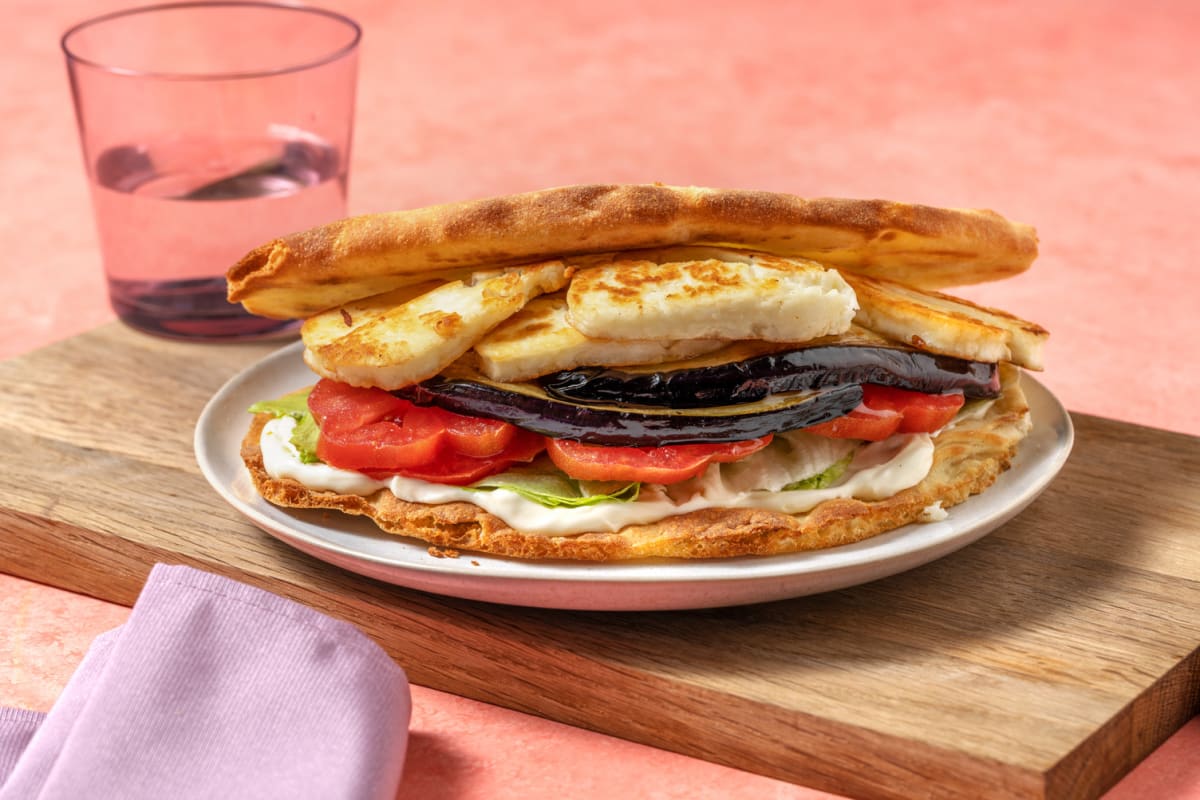 Sandwich al formaggio stile Cipro e melanzane