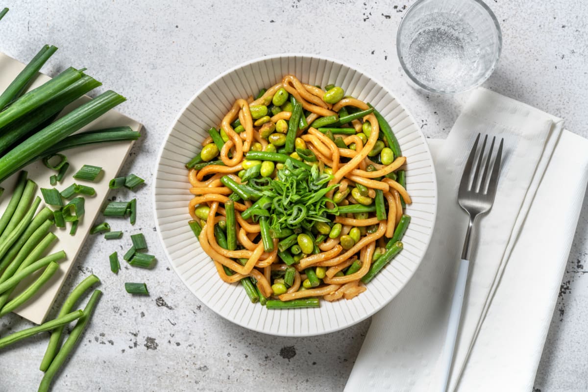 Udon noodles ai fagiolini ed edamame