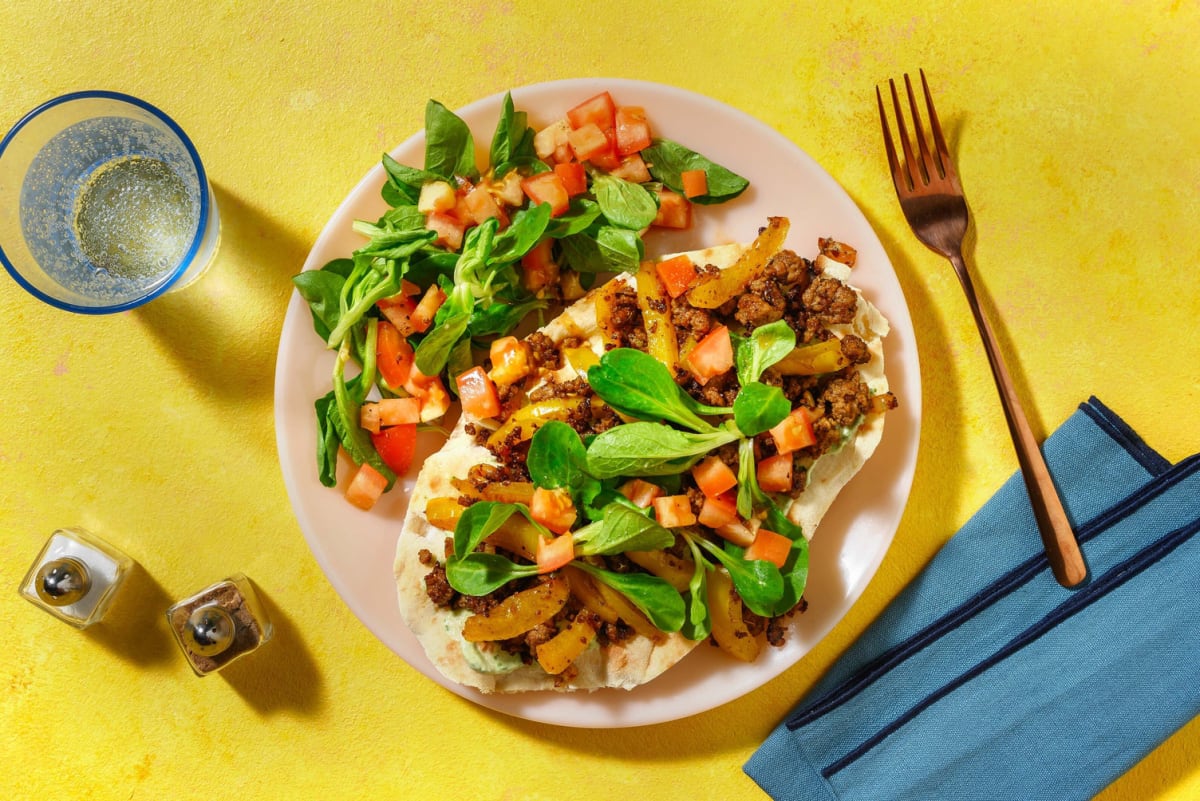 Veggie naanpizza met vegan gehakt