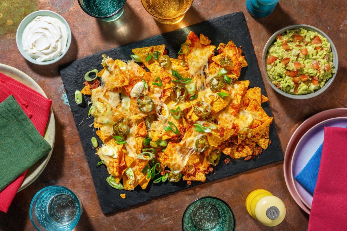 Nachos garnis et guacamole maison