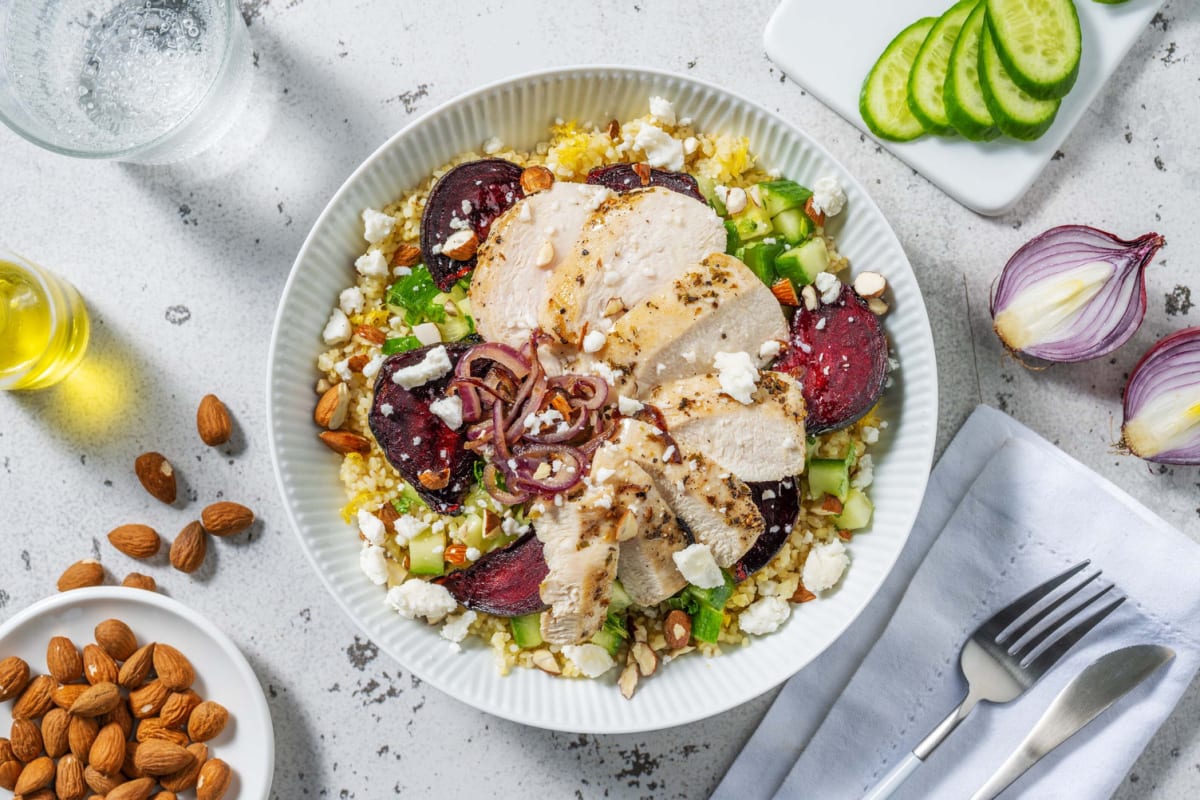 Bulgursalade met kipfilet en geroosterde bietjes