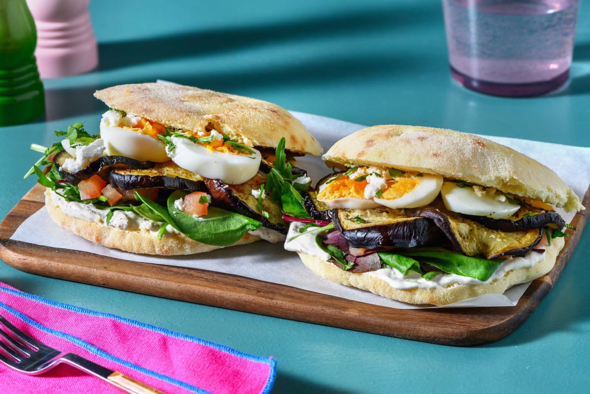 Sandwich à l’aubergine grillée façon sabich