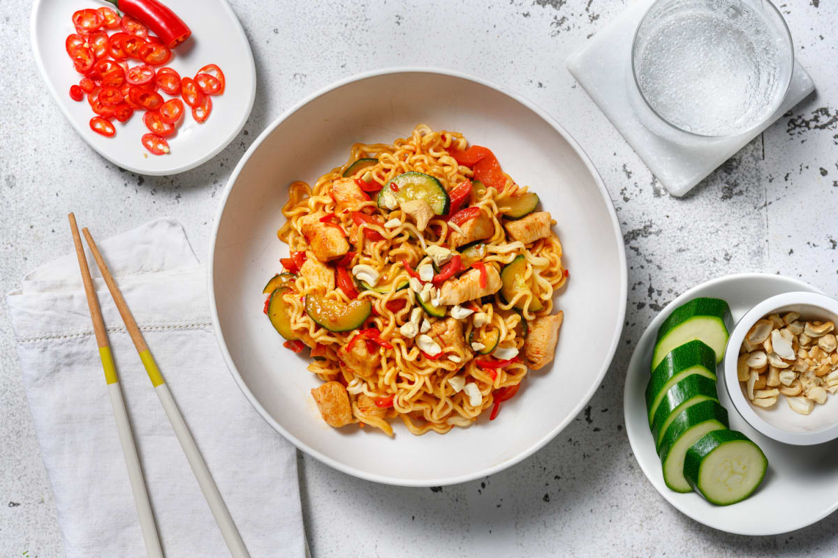 Wok de nouilles au poulet & cajous