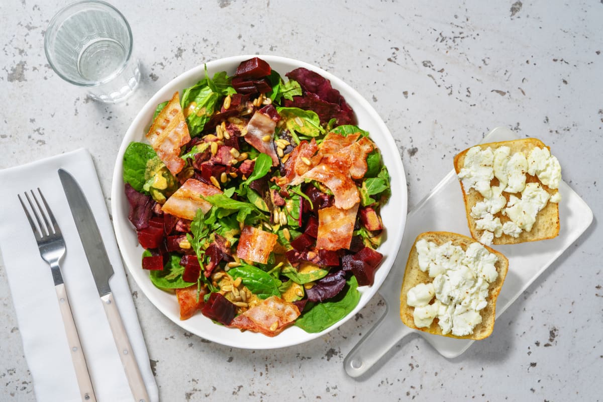 Salade de chèvre chaud, betterave & poitrine grillée