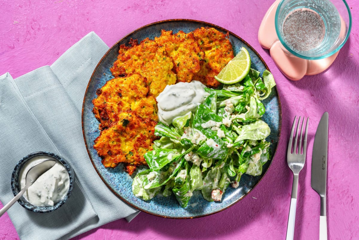 Zucchini-Käse-Puffer mit Petersilien-Dill-Dip