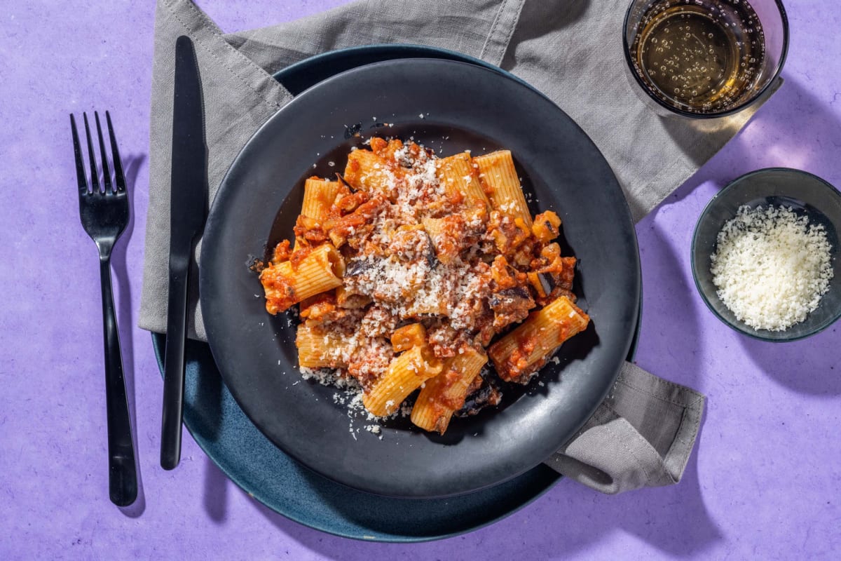 Pasta met ansjovis-tomatensaus