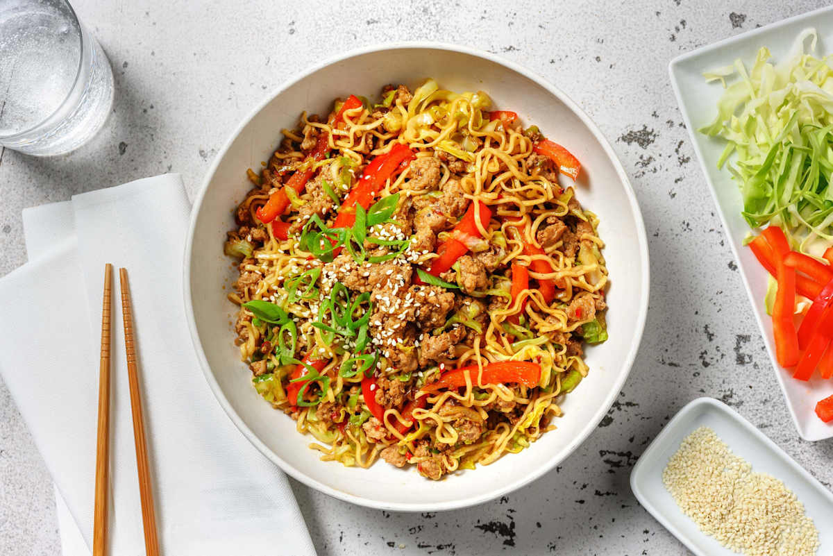 Bulgogi stir-fry met noedels en varkensboerenworst