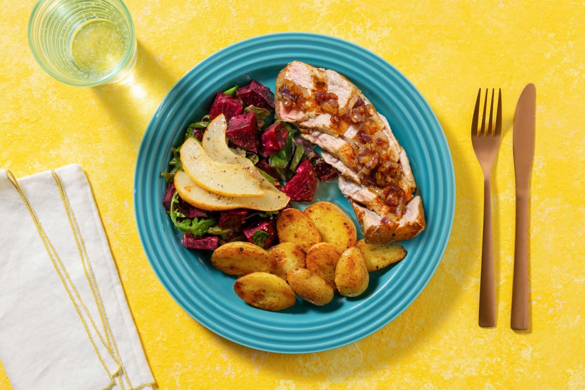 Varkenshaas met bietensalade en patatjes