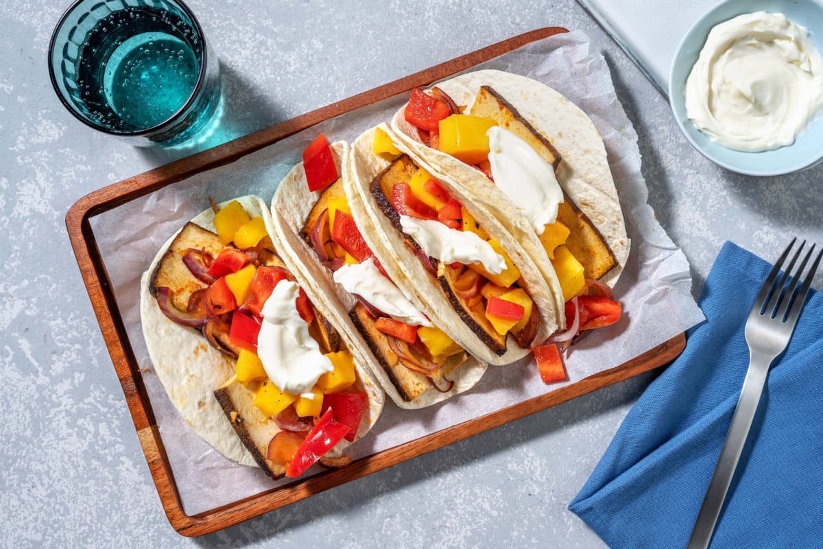 Tacos mit Räuchertofu & Mango-Paprika-Salsa
