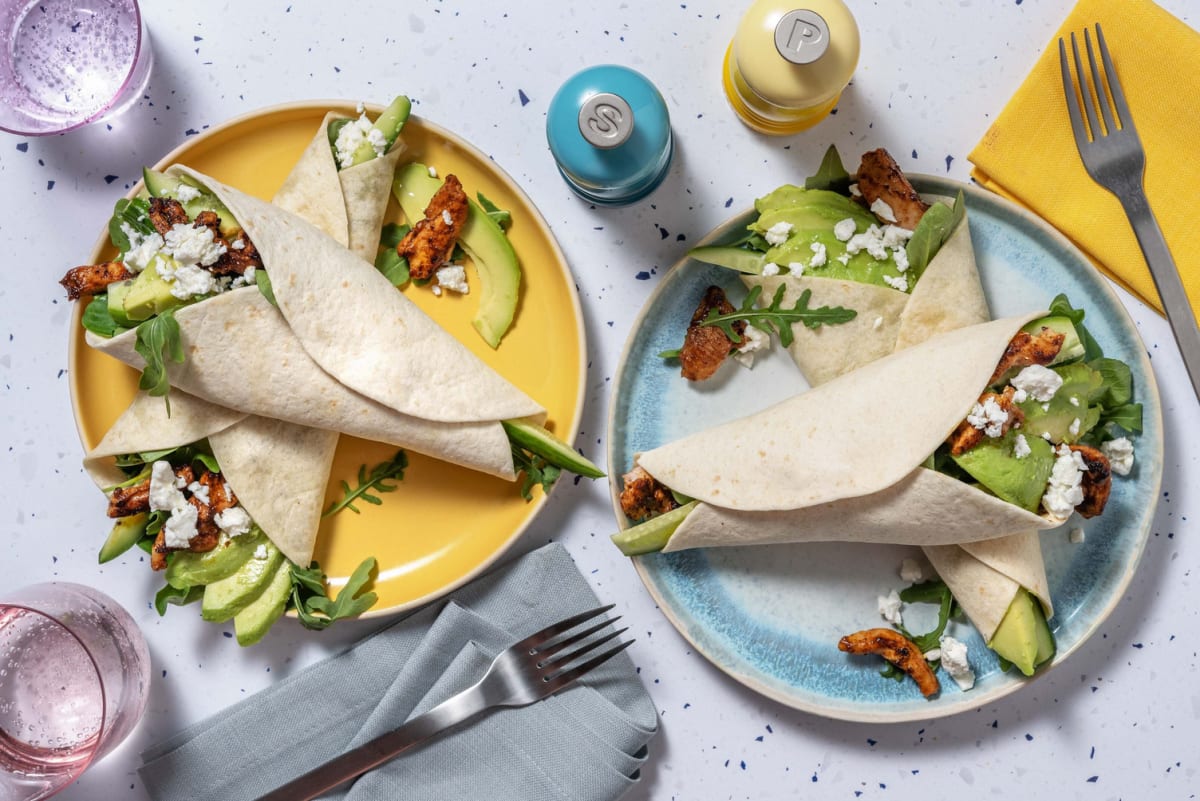 Wrap au poulet épicé façon BBQ, avocat et feta