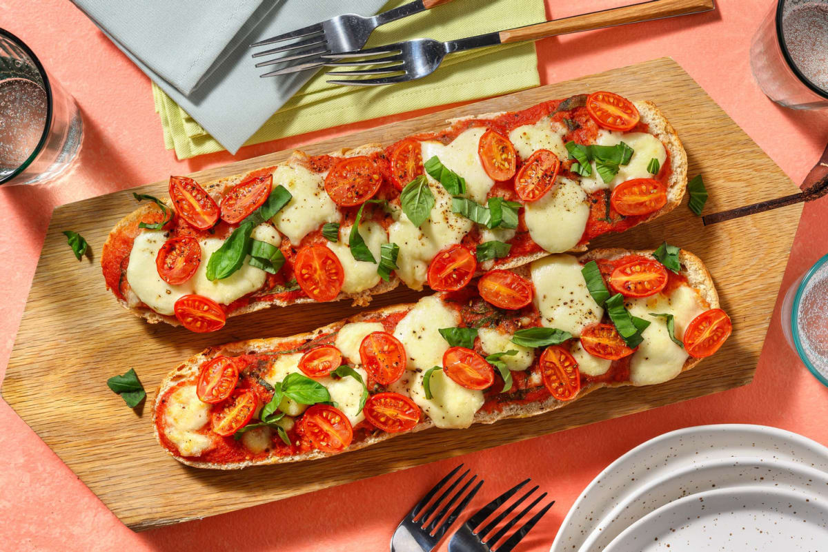 Verse tomatensoep met zelfgemaakt tomaat-mozzarella brood