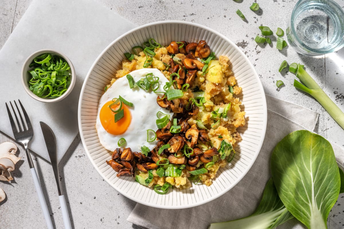 Sticky champignons met spiegelei