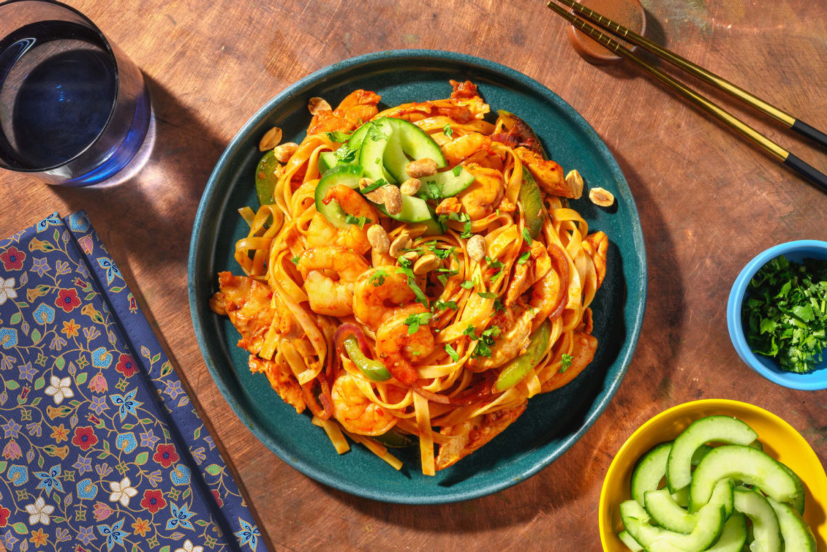 Stir-fry op z'n Aziatisch met garnalen, kip en rijstnoedels