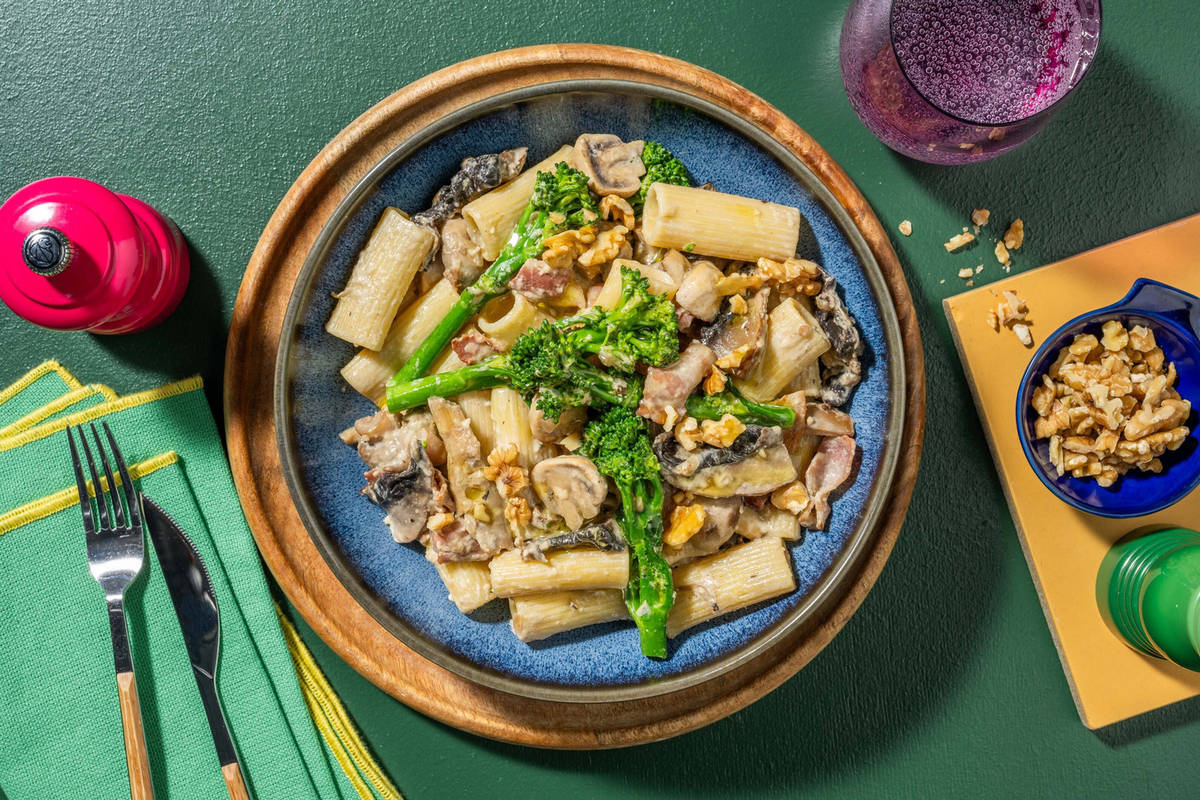 Rigatoni aux champignons parfumés à la truffe avec pecorino et lardons ...
