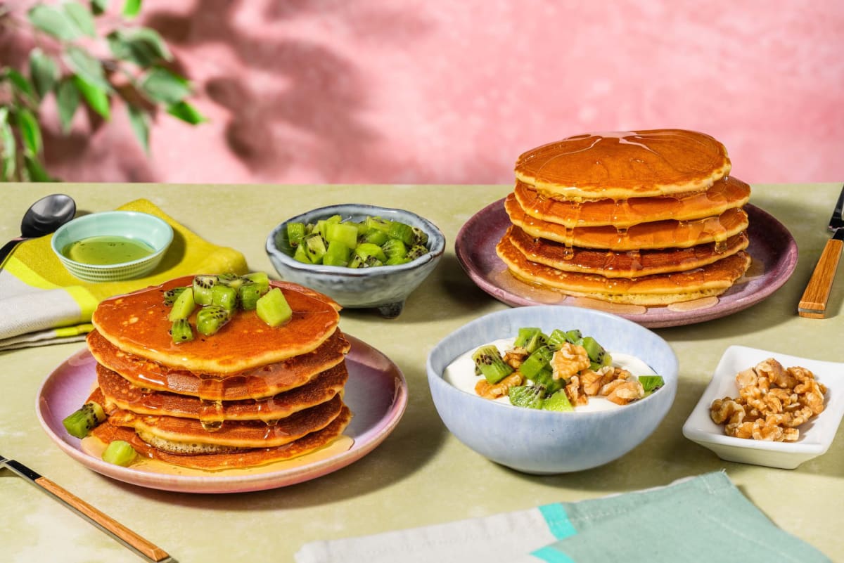 Pancakes, yogurt greco e kiwi