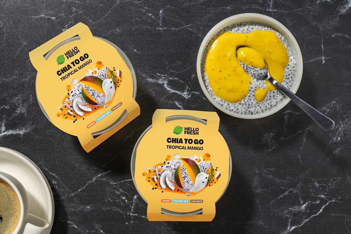 Chia Pudding with Mango and Turmeric Puree (160g)