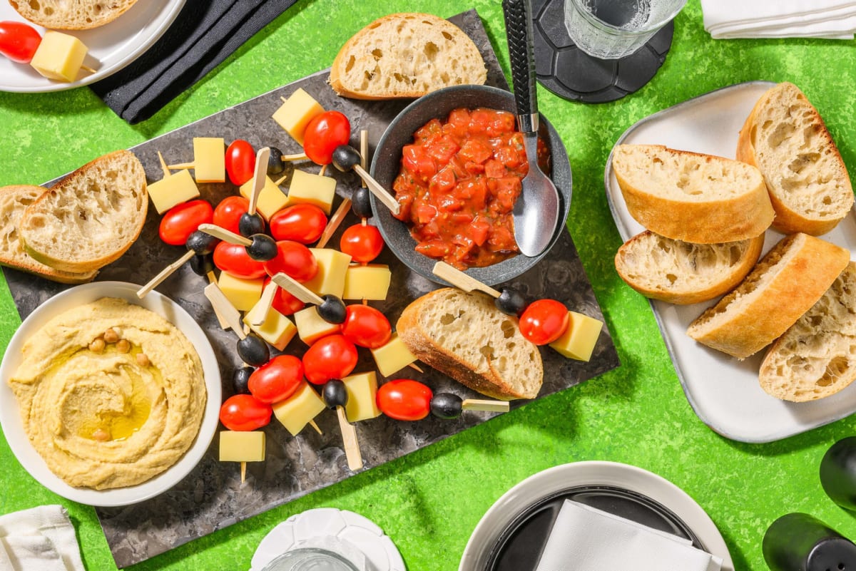 Schwarz-Rot-Gold Spieße mit Ciabatta und Dips