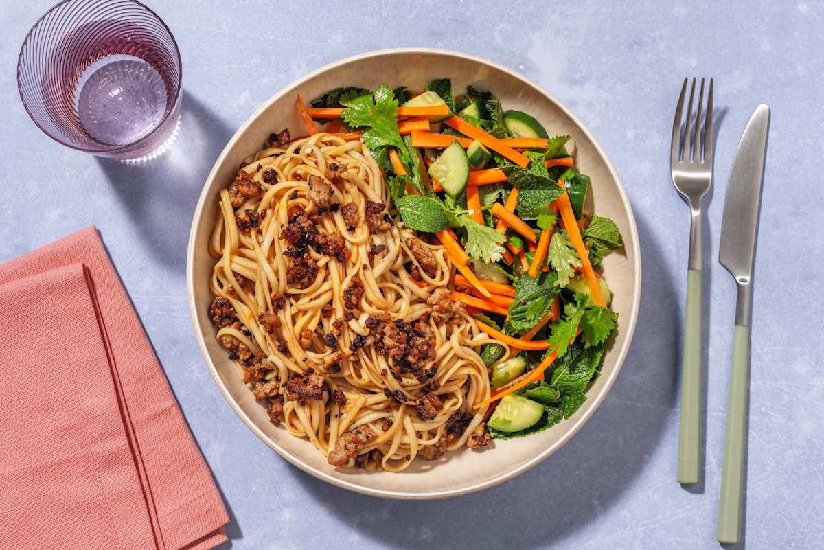 Snabba vietnamesiska udonnudlar på fläskfärs