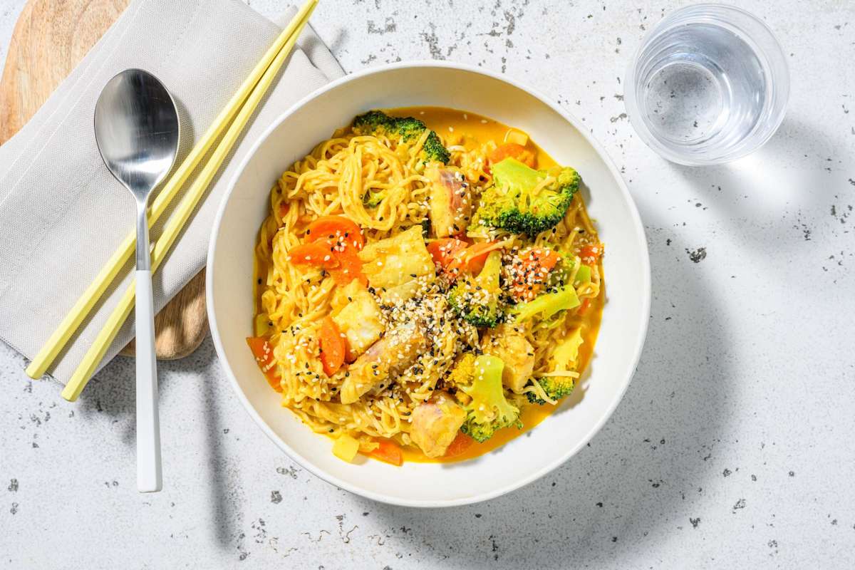 Milde viscurry met volkoren noedels