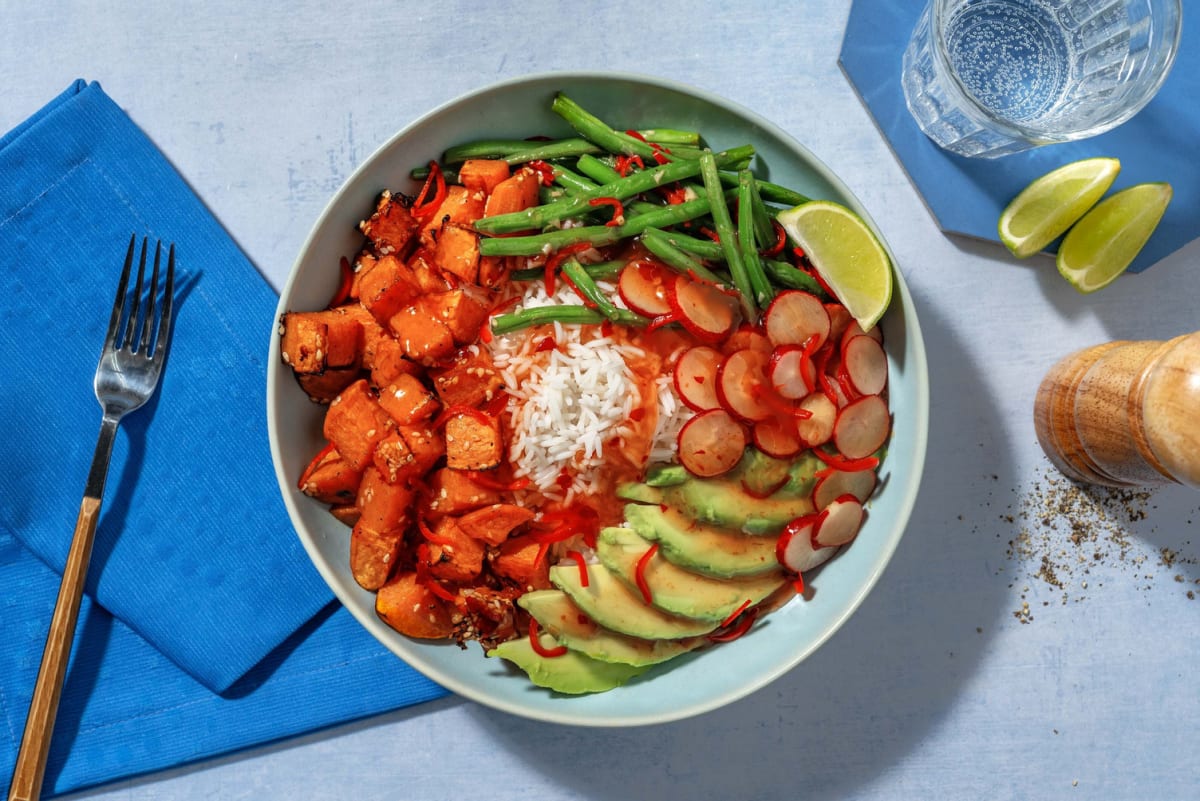  Vegane Bowl mit Sesam-Süßkartoffel & Avocado