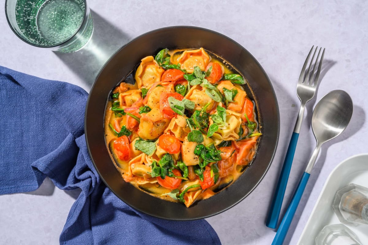 Lättlagad tortelloni i tomatsås