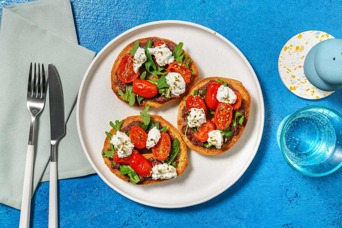 Frisella barese al paté di olive e ricotta