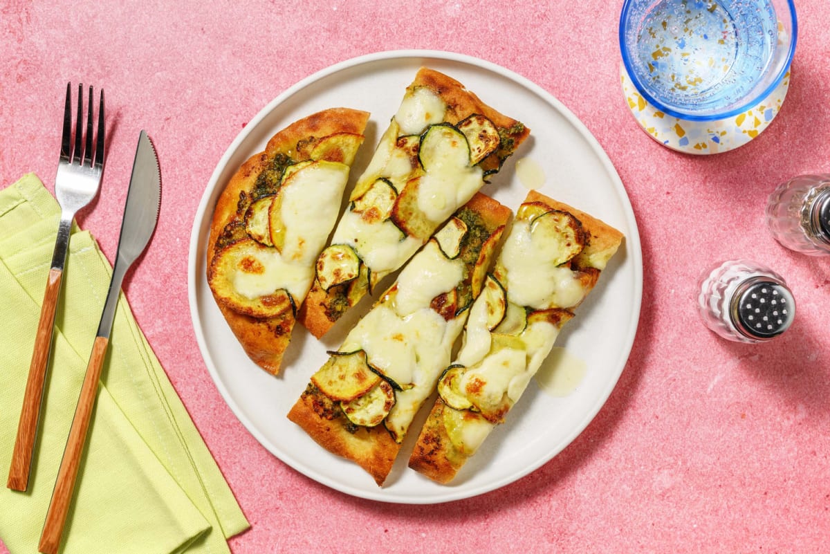 Pinsa alle patate, pesto e mozzarella