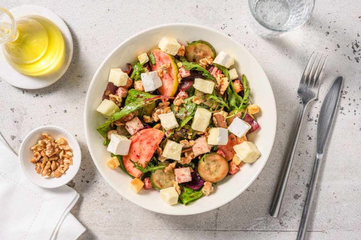 Salade de brie et de pommes