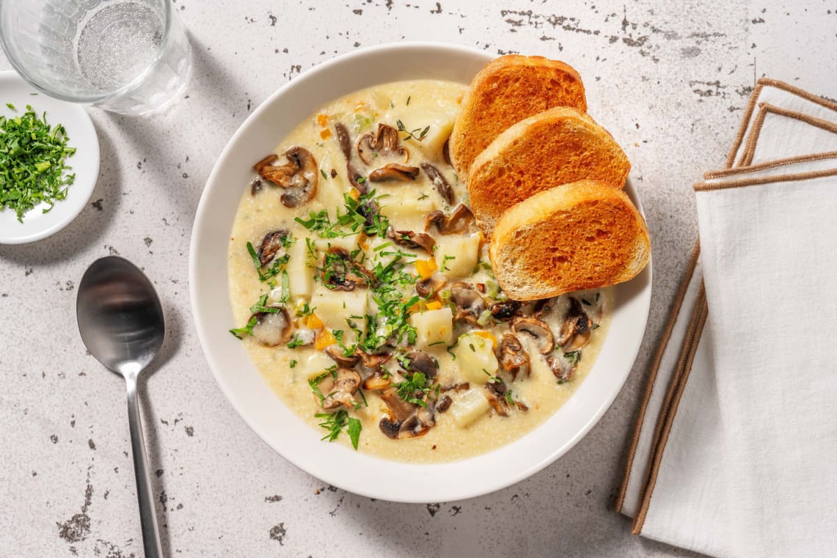 Soupe crémeuse aux champignons, au poulet et aux panais