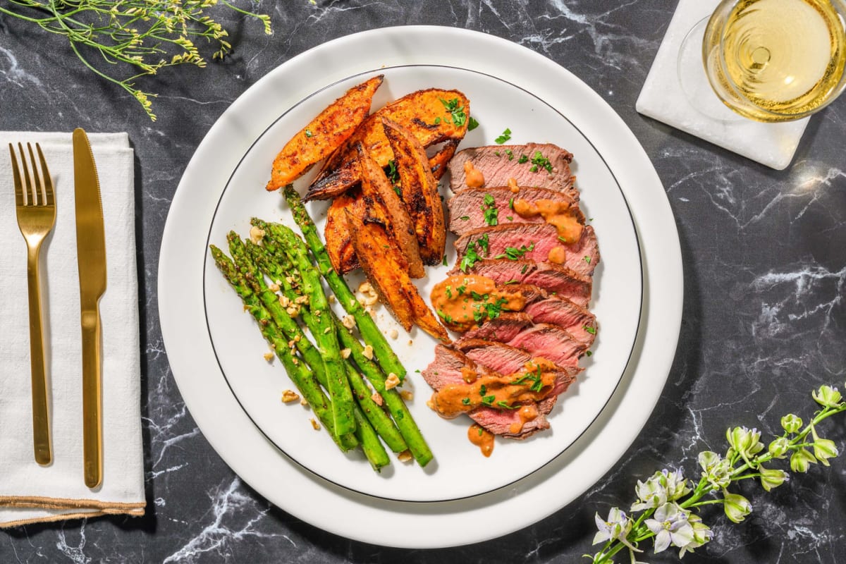 Steak de filet de bœuf et sauce crémeuse aux tomates séchées