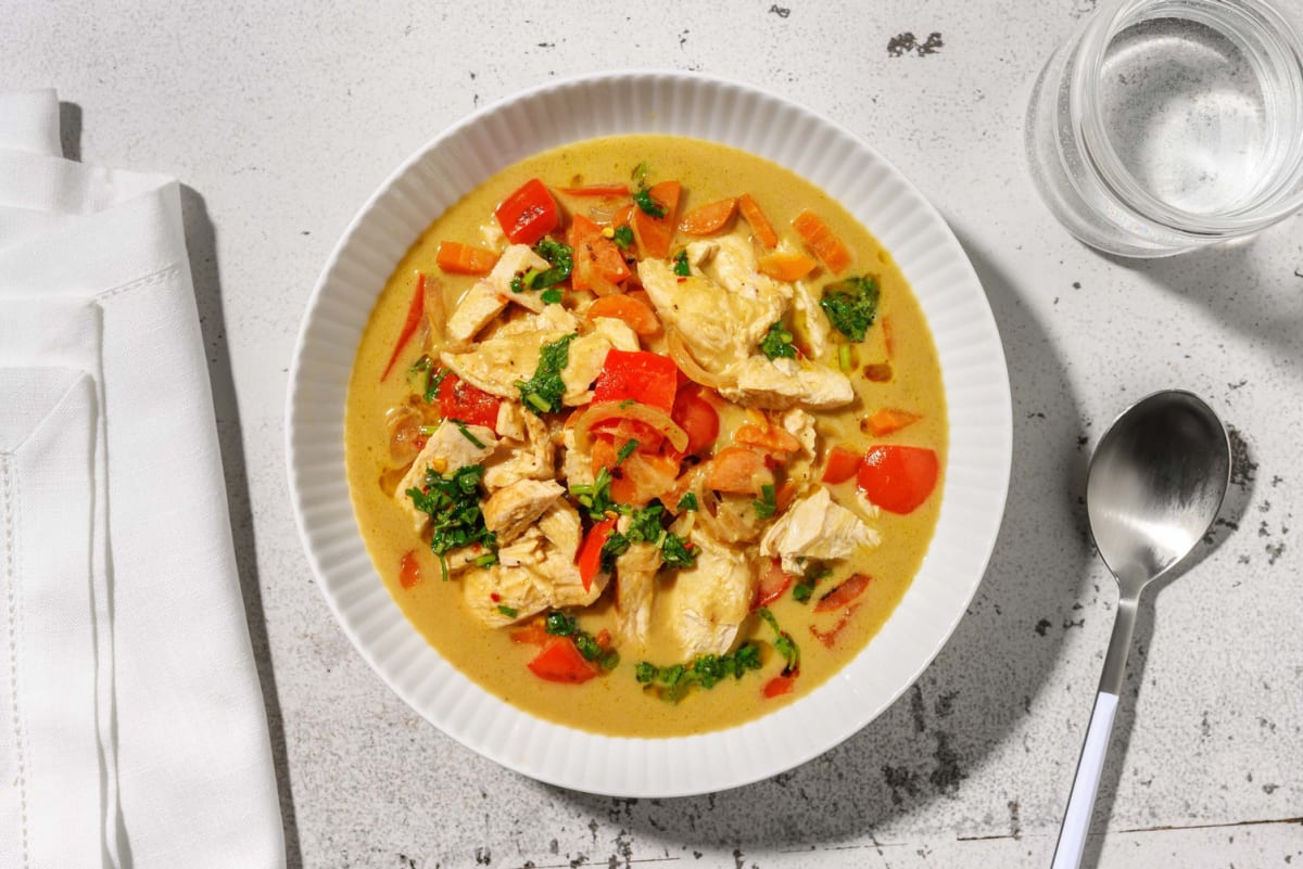 Thai-inspirert kokos- og kyllingsuppe
