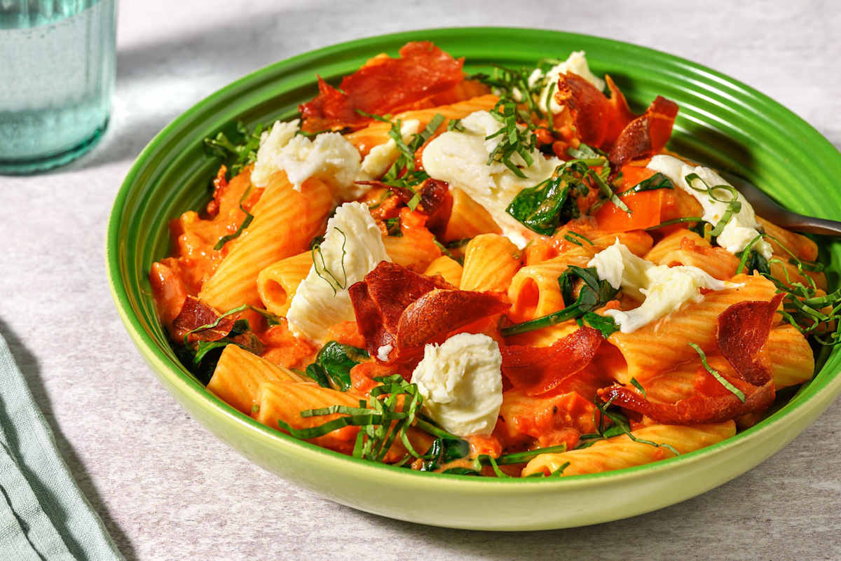 Rigatoni med sprød prosciutto og frisk mozzarella