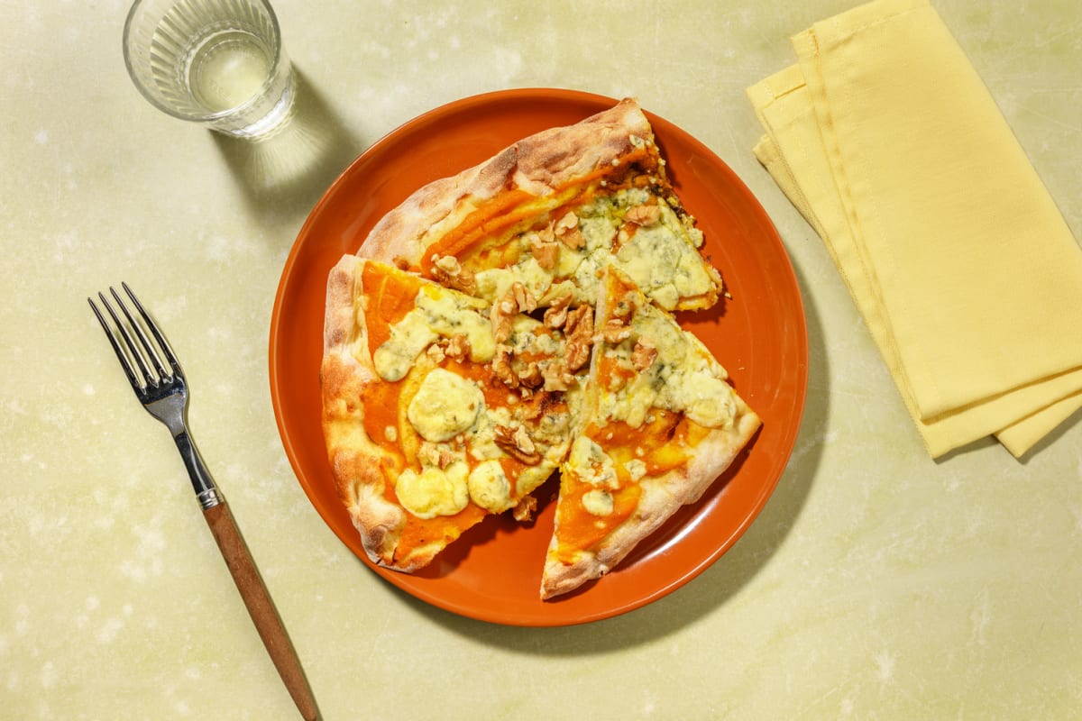 Pinsa alla zucca, pancetta e gorgonzola