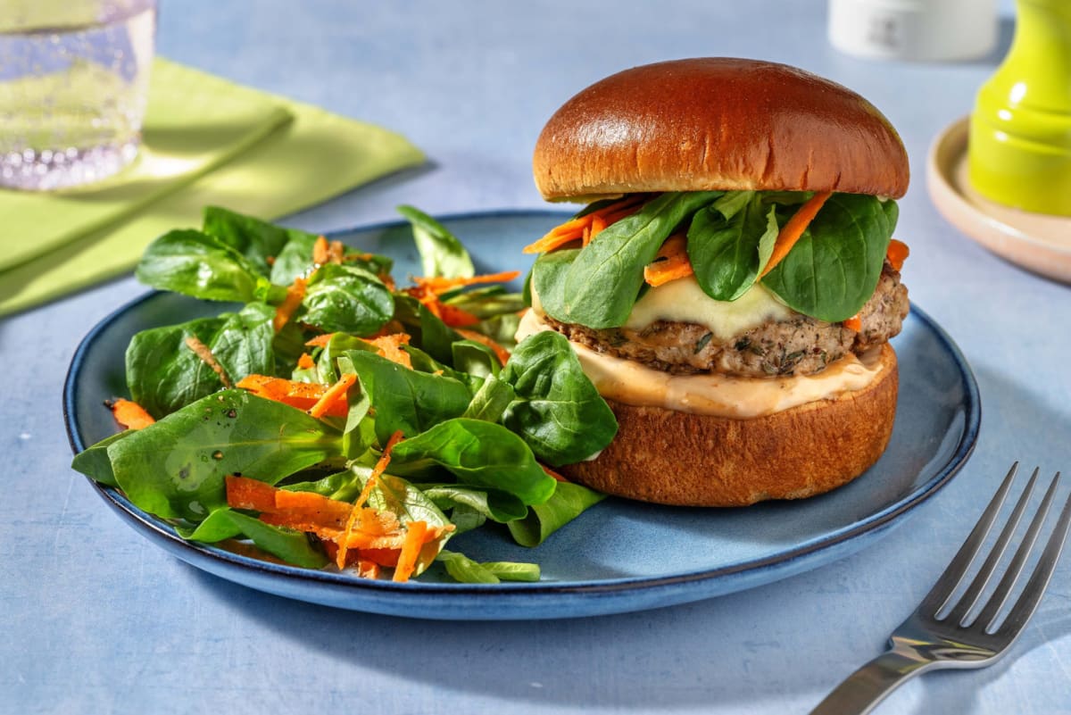 Burger di pollo e mozzarella filante