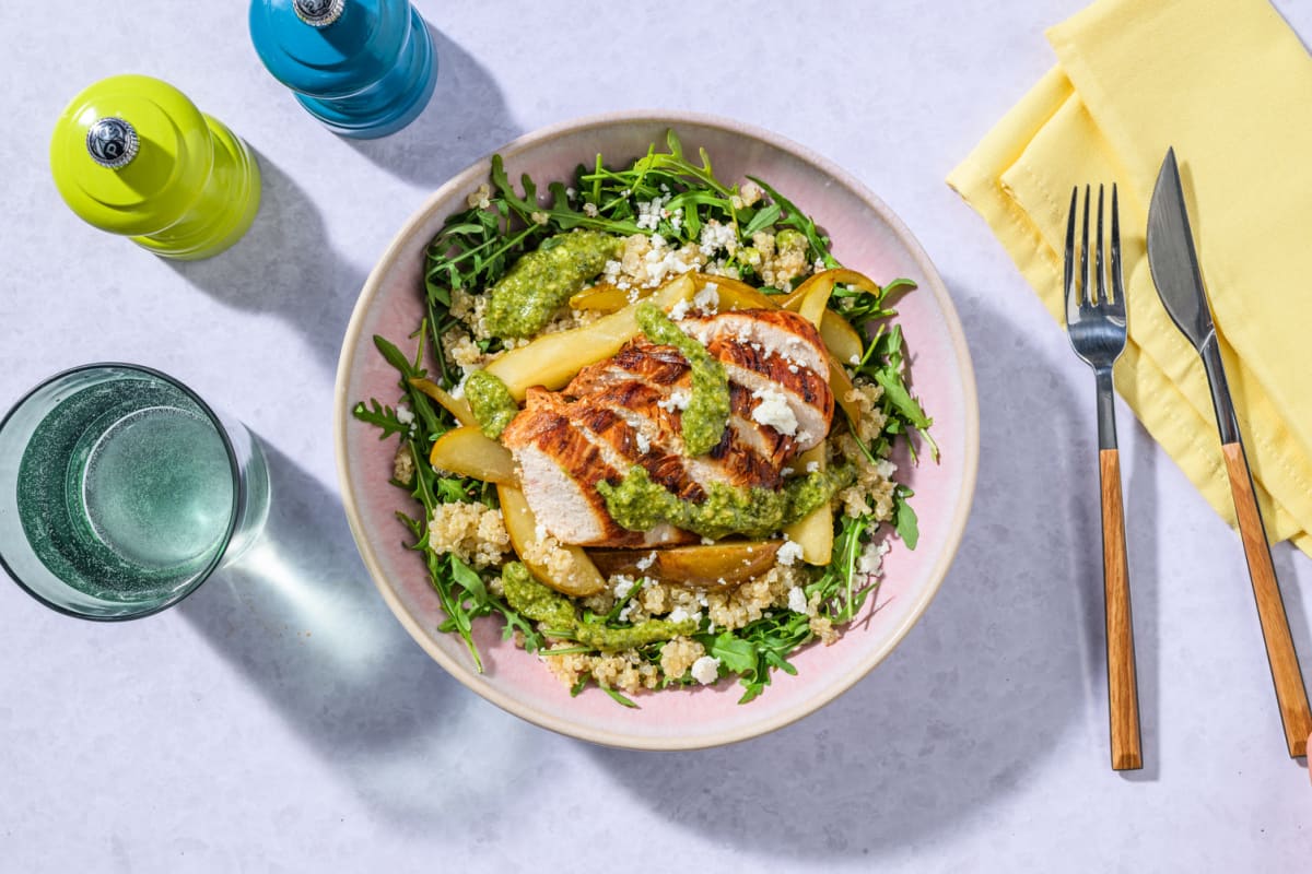 Bol de quinoa y pollo con pesto casero de rúcula