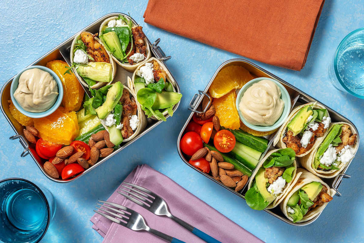 Lunchbox met avocado-kipwraps