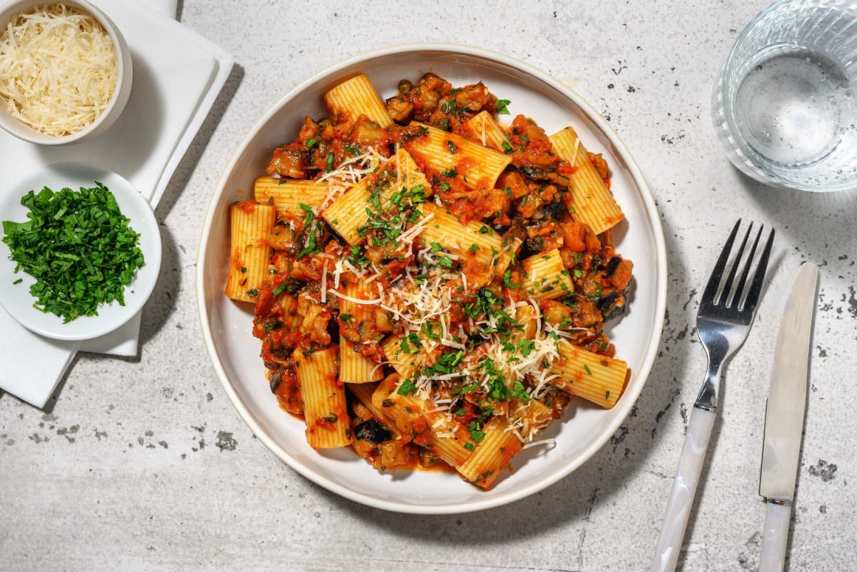 Pasta met ansjovis-tomatensaus