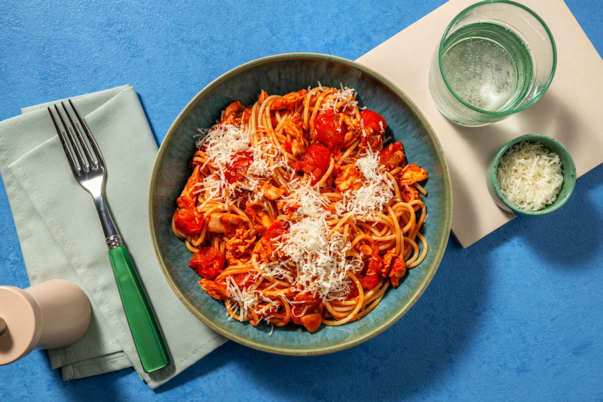 Espaguetis con salsa amatriciana y salmón