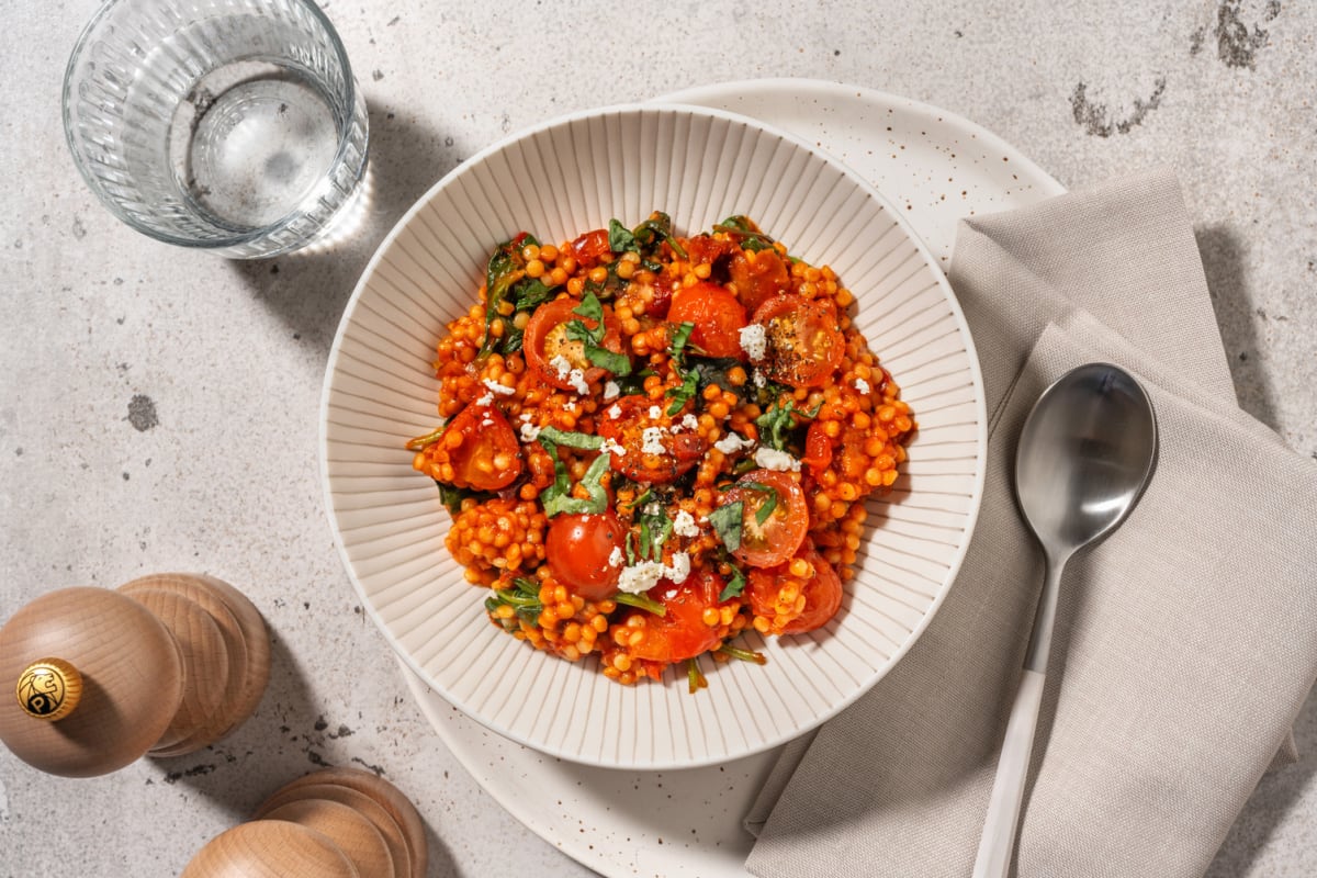 Risotto de couscous perlé, tomates & fromage