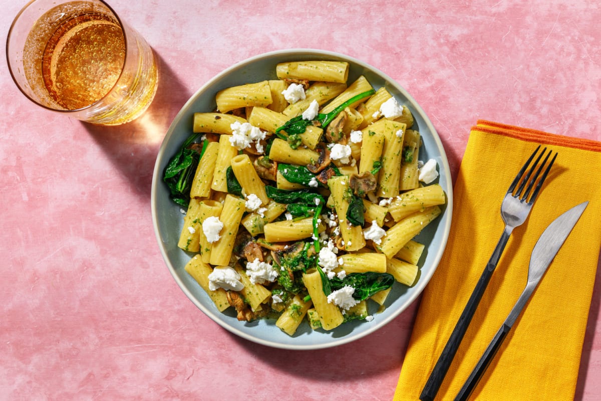 Rigatoni chèvre-épinards au pesto