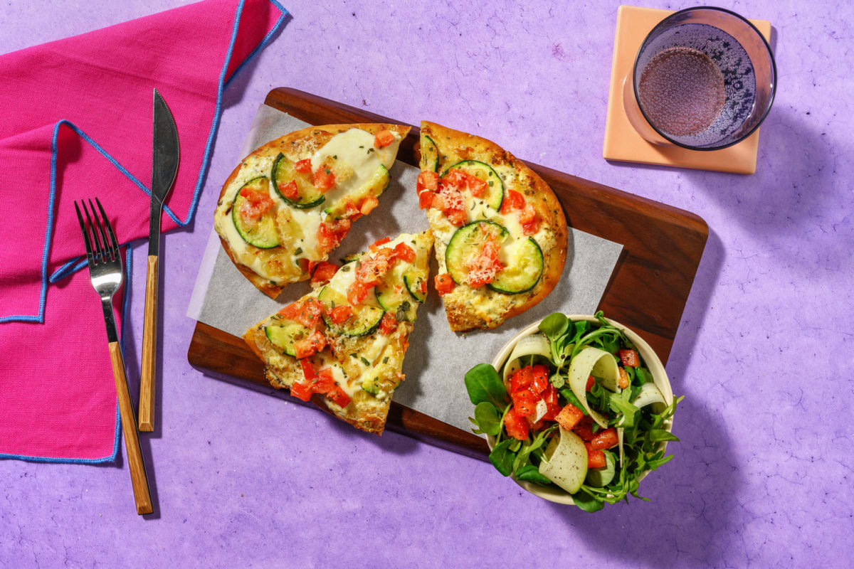 Pizza bianca courgette & tomates sur naan