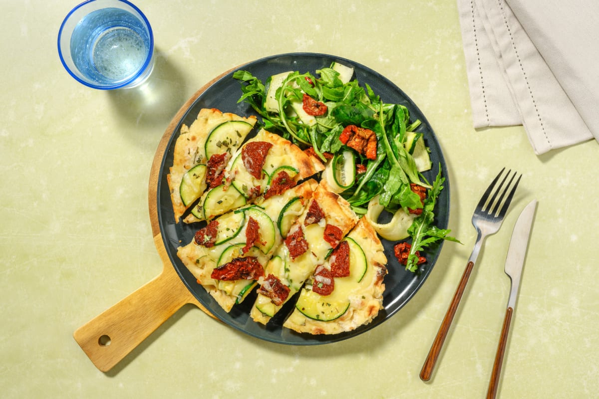 Pizza bianca courgette & tomates sur naan