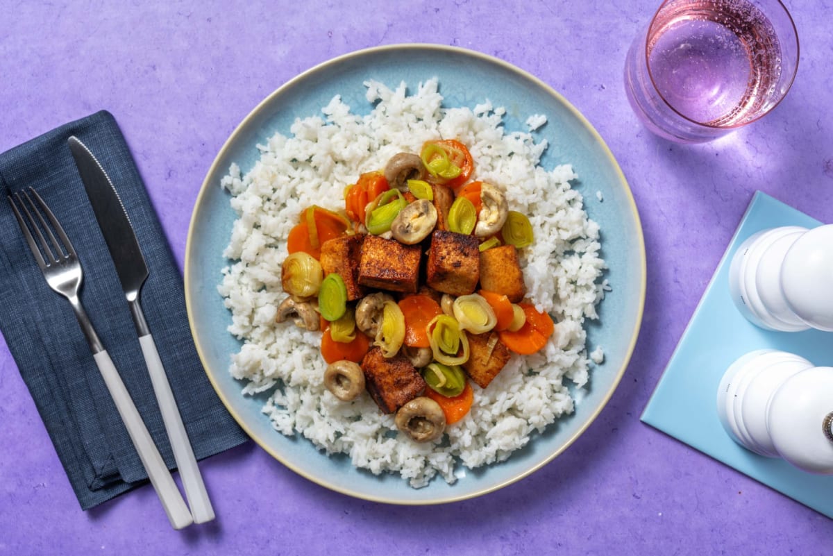 Bowl di tofu bio alla soia, gamberi e funghi