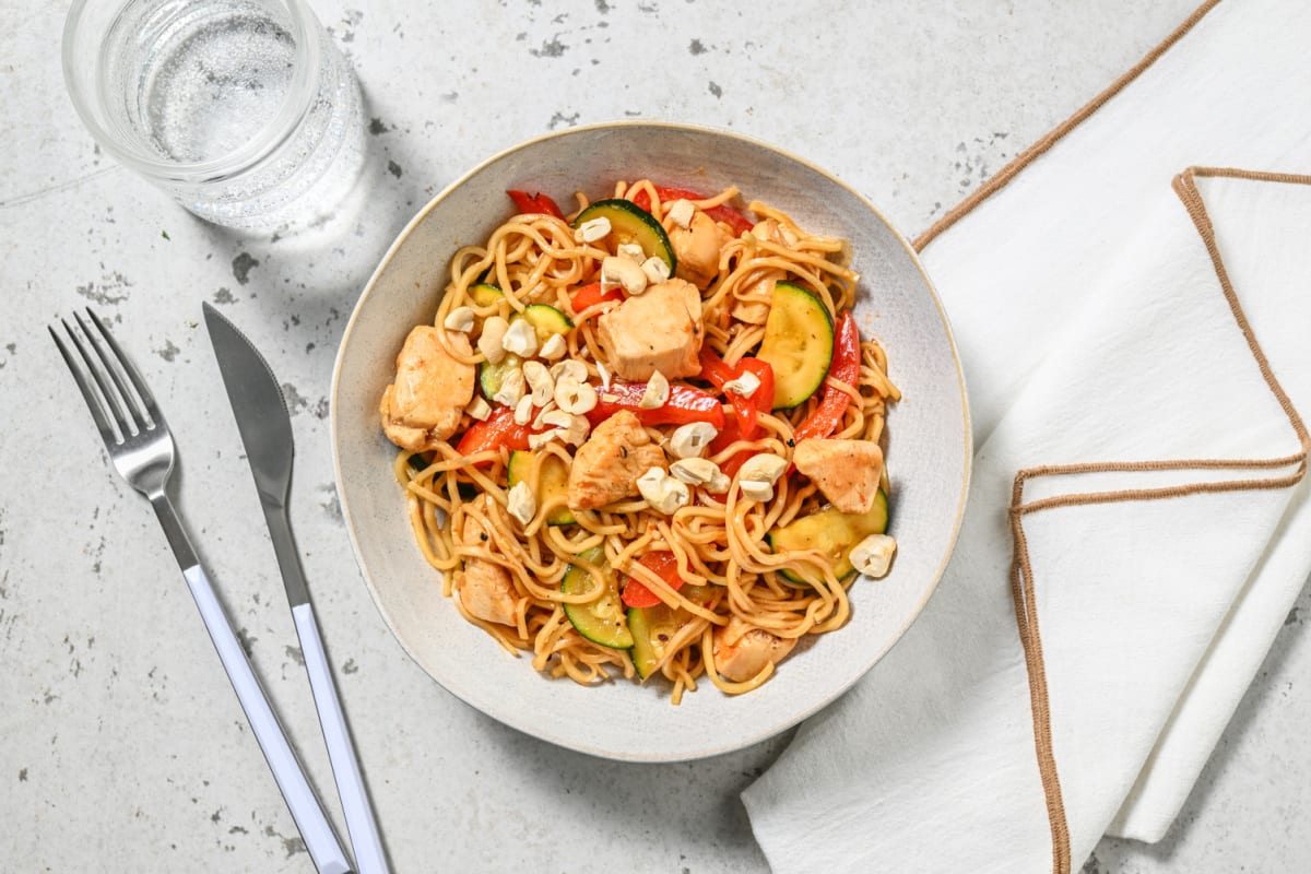 Wok de nouilles au poulet & légumes sautés